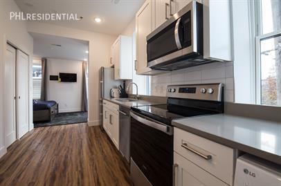 Foto del edificio - 2736 W Girard Ave