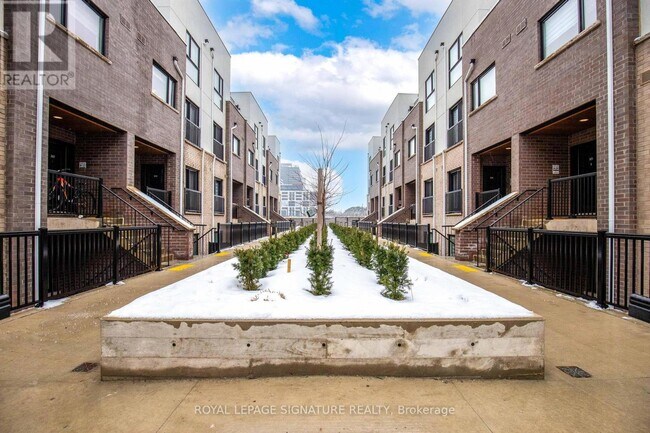 Photo du bâtiment - 349 Wheat Boom Dr.