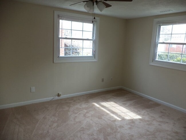 Photo - 4 Bedroom Single Family Home in Hampton