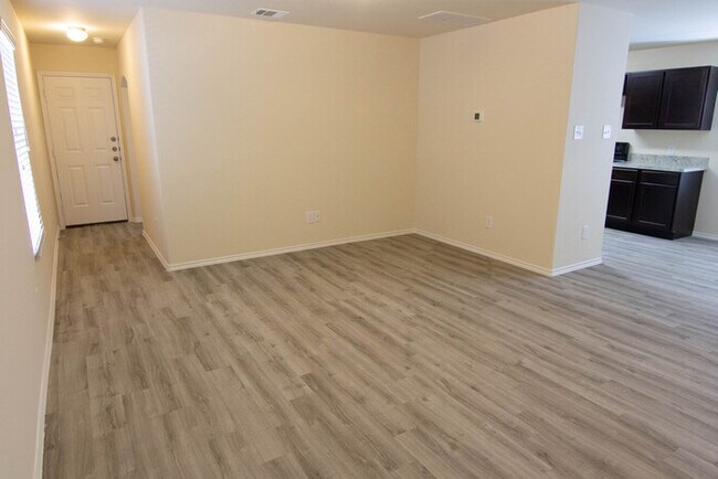 Building Photo - 18413 Hillwood Ln