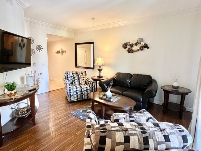 Foto del edificio - Meridian Luxury Condo. 1 Bd 1 Ba, Utilitie...