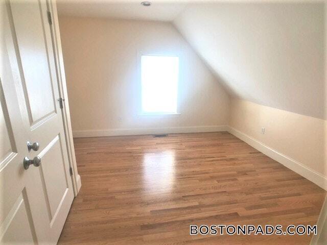 Building Photo - 25 Lothrop St