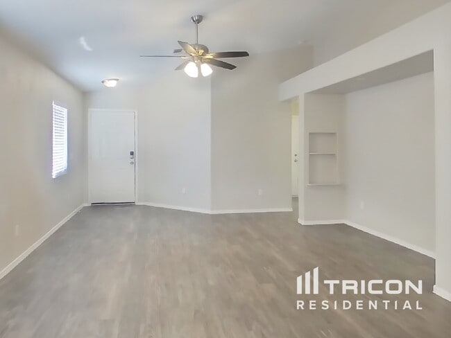 Foto del edificio - 23943 W Hadley St