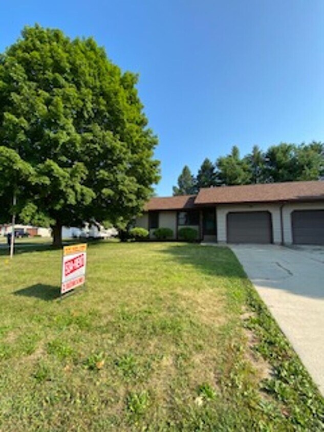 Primary Photo - 1721 Graceland Ct