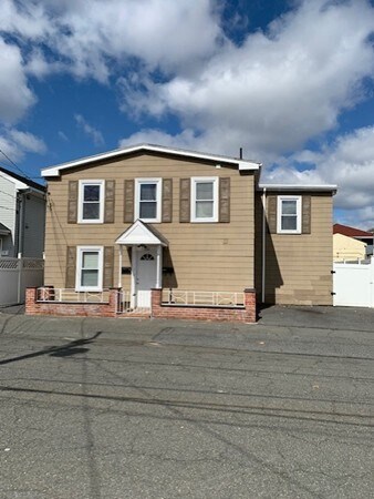 Building Photo - 132 Larkin St