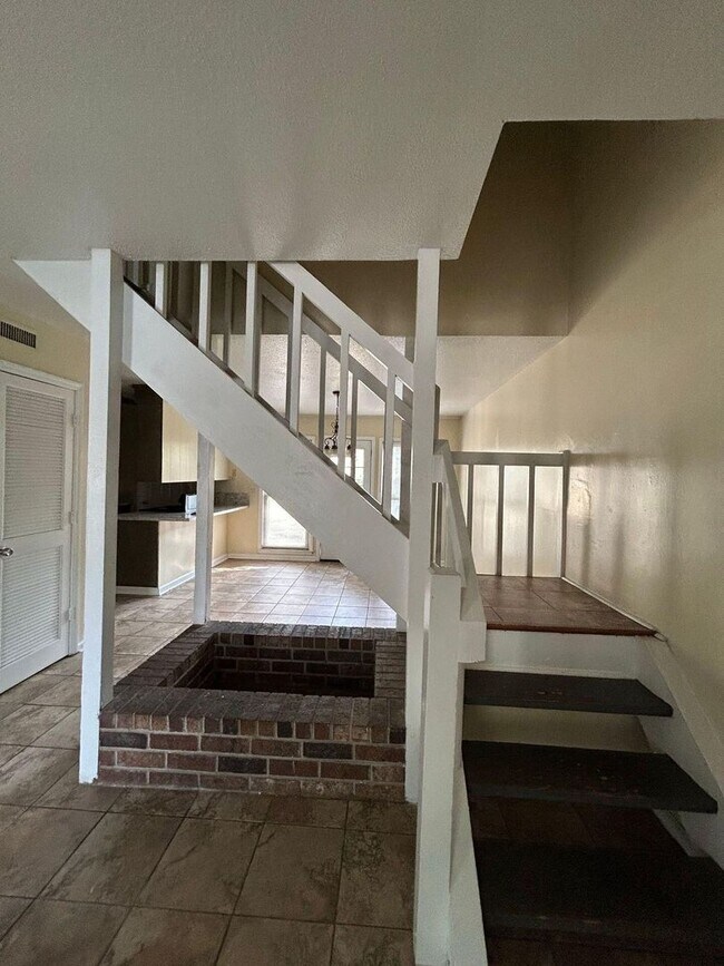 Foto del edificio - Available Now 3Br Townhome Ashely Villas