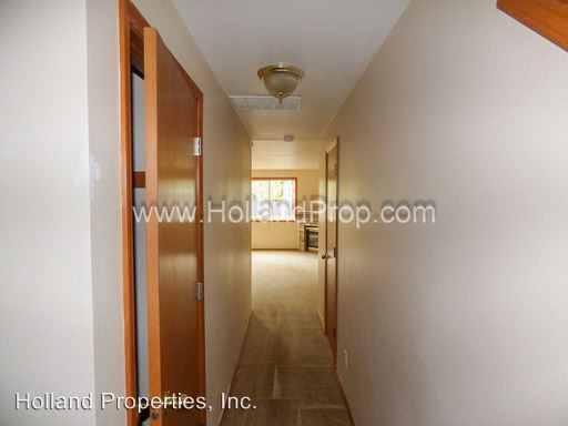 Building Photo - 6054 SE Green Ct