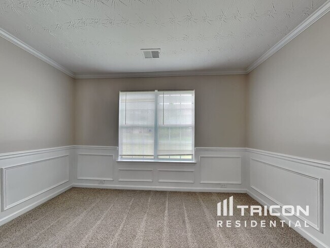 Building Photo - 3755 Renfroe Ave