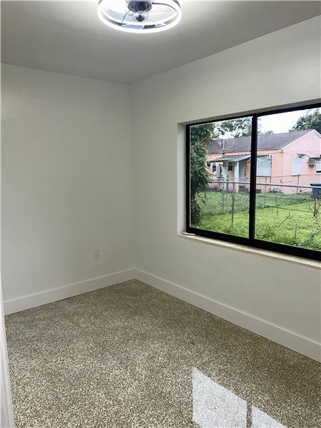 Foto del edificio - 234 NE 111th St