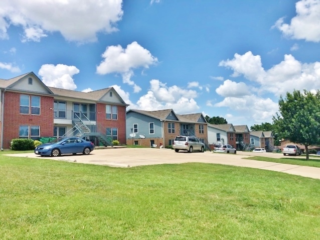 Primary Photo - Ben Hogan Apartments