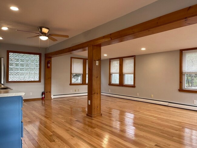 Building Photo - 11 Elderberry Dr
