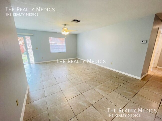 Foto del edificio - 11014 Knollview Way