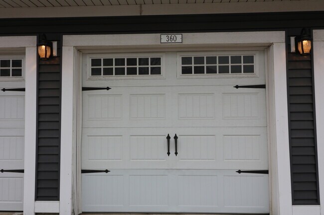 Foto del edificio - 360 Farmingdale Cir