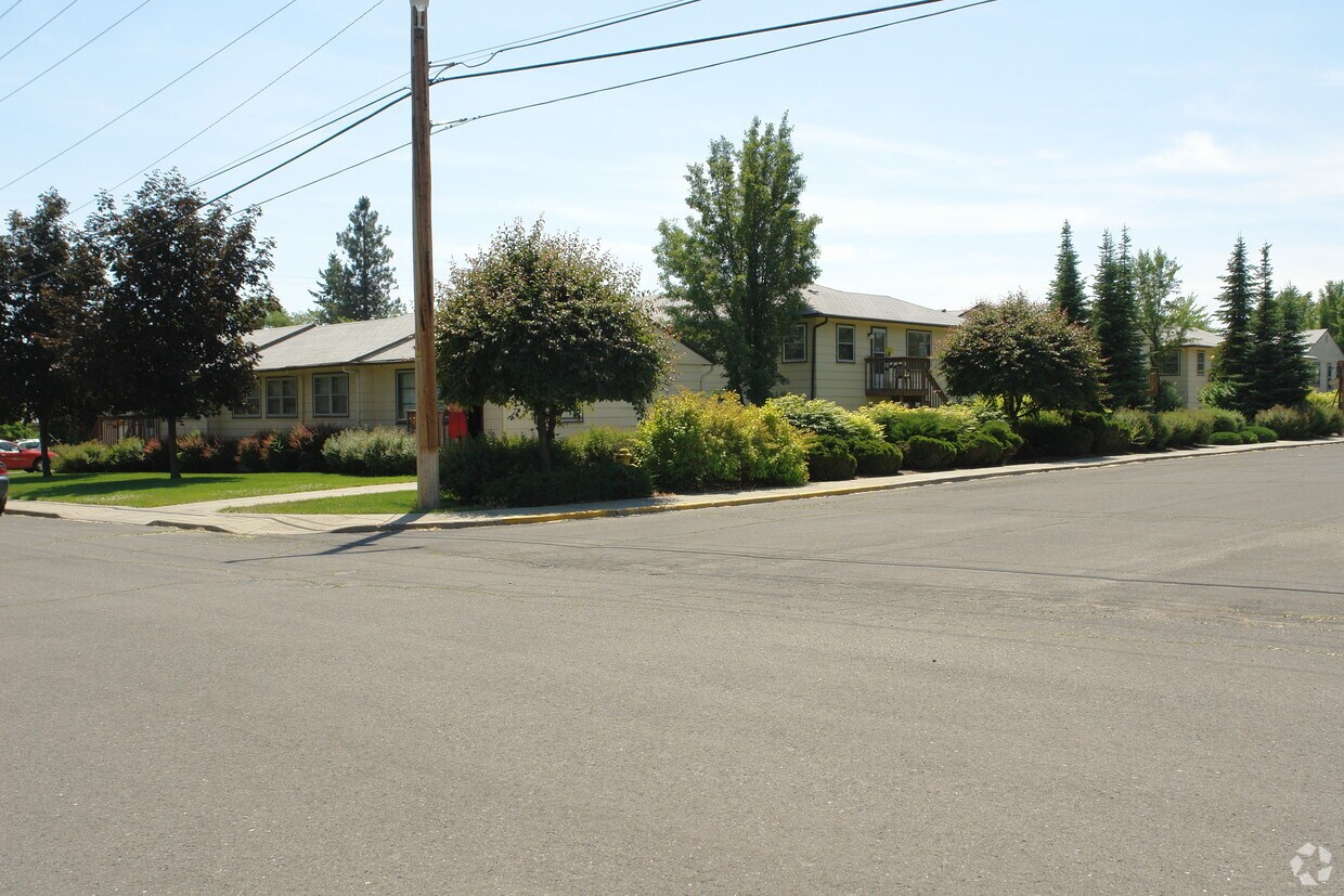 200 W 3rd St, Cheney, WA 99004 200 W 3rd St Cheney, WA Apartments