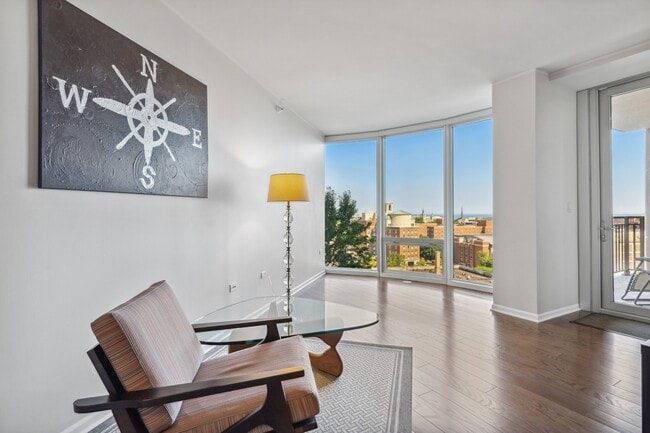 Foto del edificio - 807 Davis St
