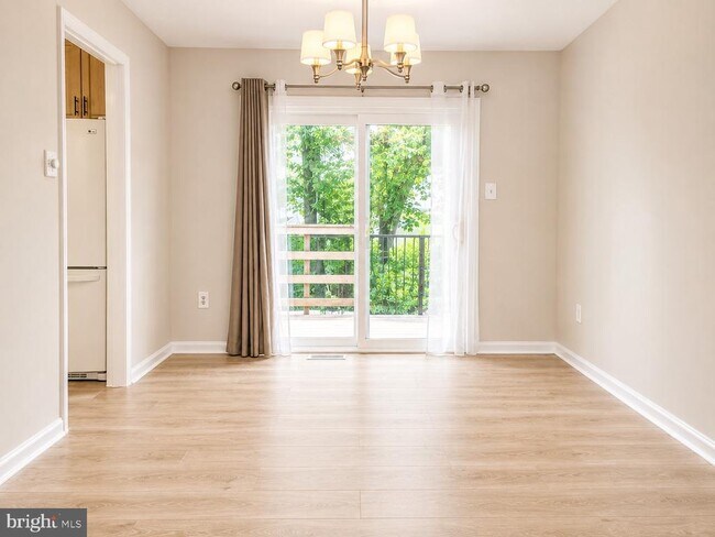 Foto del edificio - 8425 Blevins Way Ct