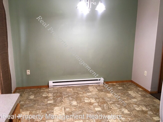 Building Photo - 3838 Tulip St
