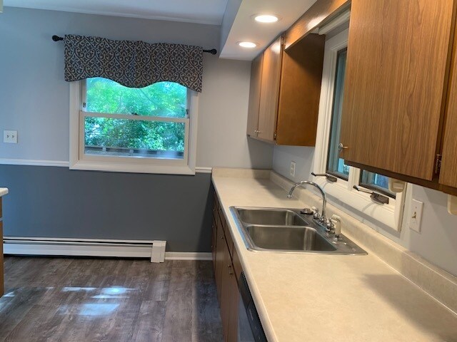 Foto del edificio - 18220 W Lindenwood Dr