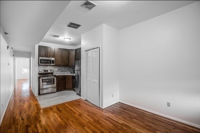 Building Photo - 132 Jefferson St