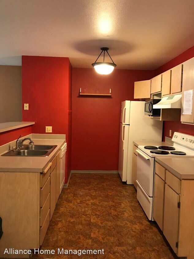 Primary Photo - 3 br, 2 bath House - 223 Baker St. #103