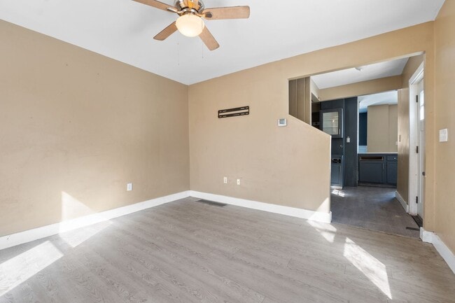 Building Photo - 3/4 Bedroom 2 Bath Condo For Rent