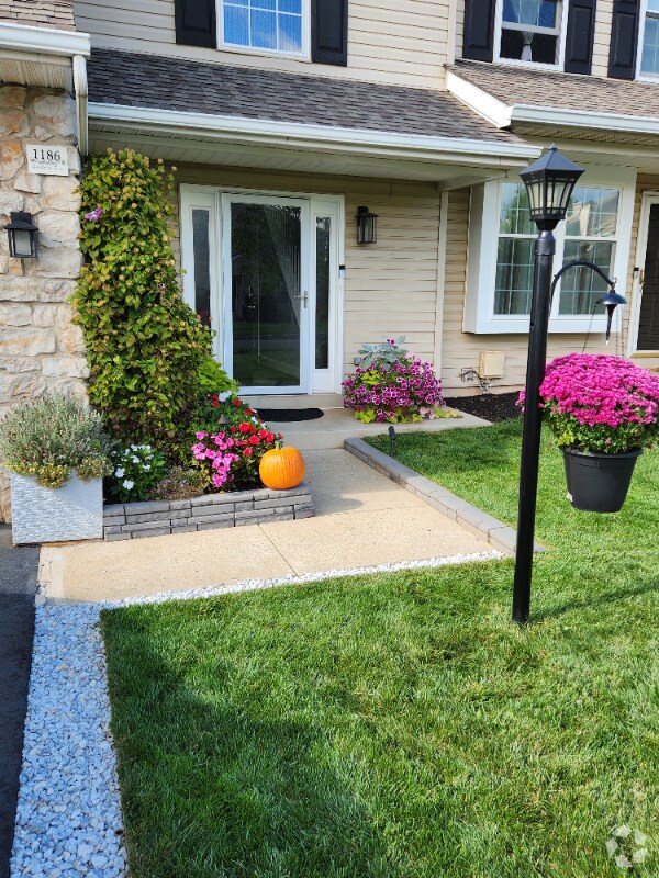 Stonegate Apartments for Rent with Hardwood Floors Lansdale, PA 1