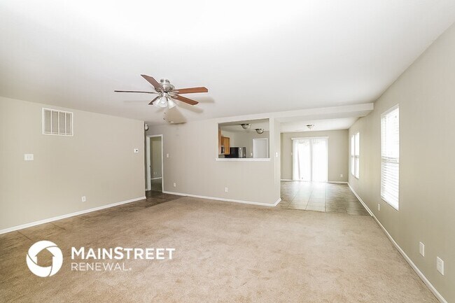 Foto del edificio - 5458 Fairway Forest Dr