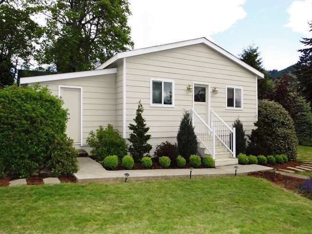 Foto del edificio - Application Pending - Two Bedroom Cottage for Rent in White Salmon