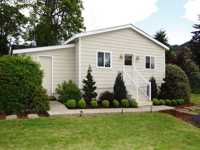 Building Photo - Two Bedroom Cottage for Rent in White Salmon