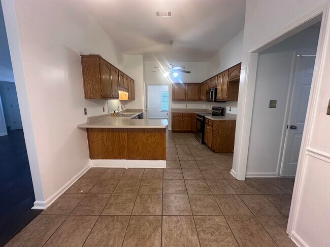 Building Photo - 8305 Crimson Creek Dr