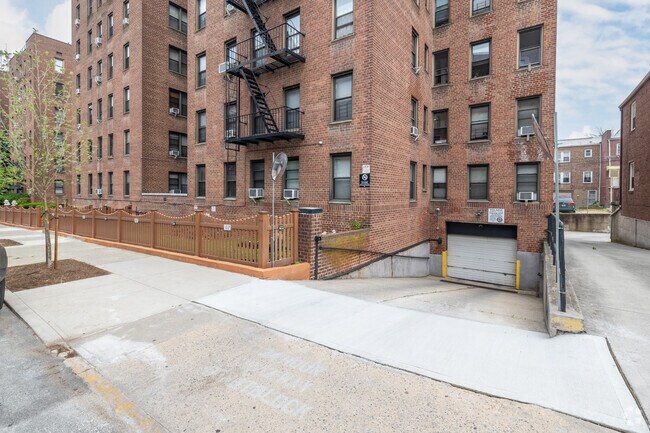 Foto del edificio - 6615 Wetherole St