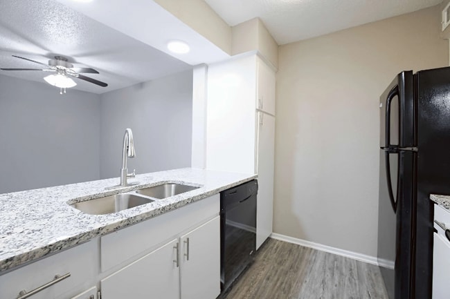 Building Photo - 3203 W Walnut Hill Ln