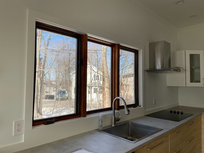 Building Photo - Recently Renovated Victorian Style Home in...