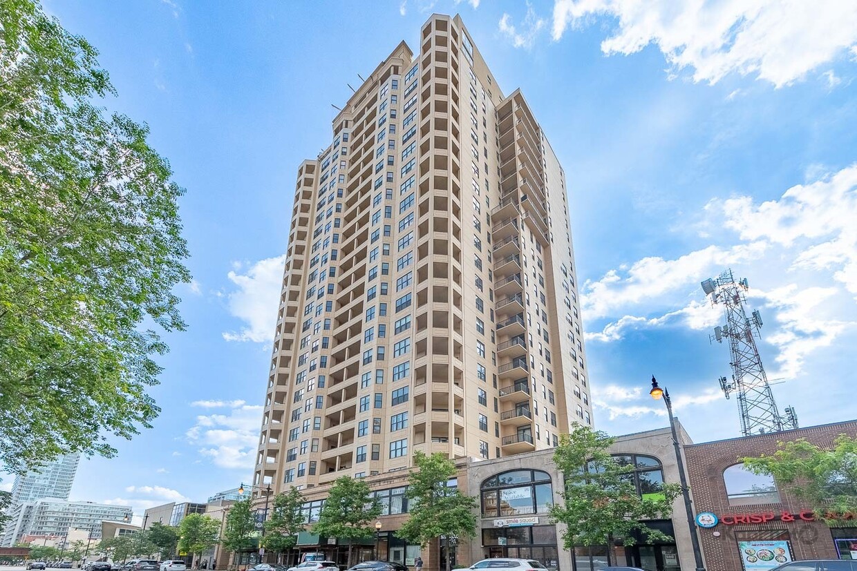 Primary Photo - 1464 S Michigan Ave