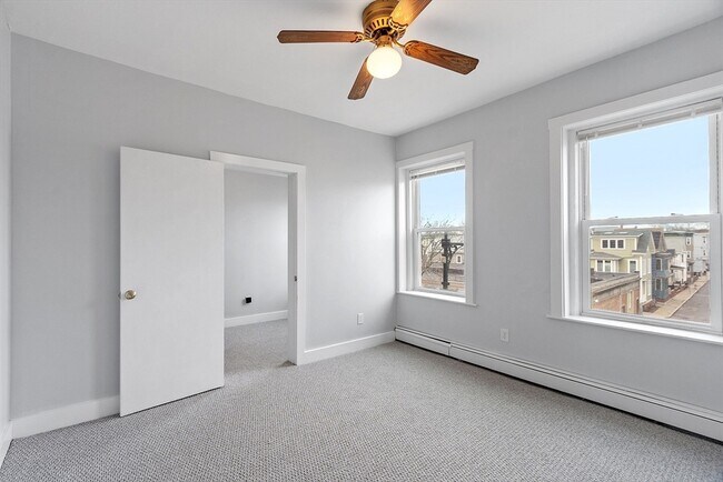 Foto del edificio - 1298 Cambridge St