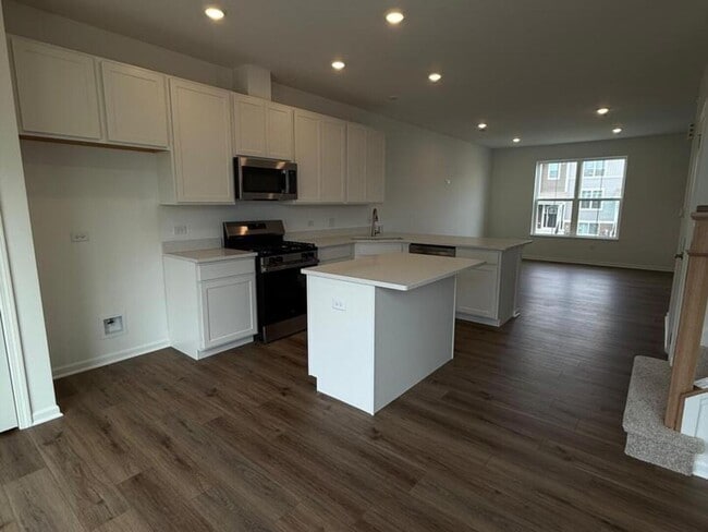 Foto del edificio - 14934 Dyer Ln