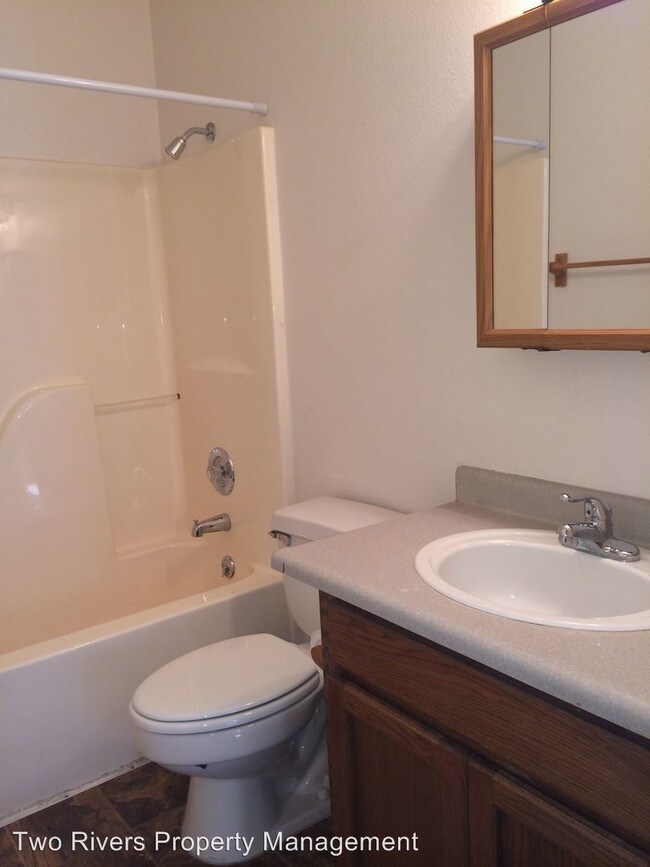 Building Photo - 2 br, 1 bath House - 541 N 4th