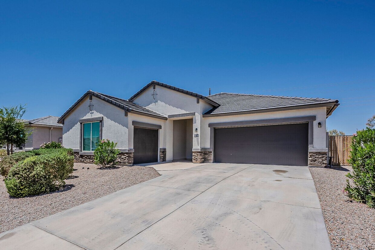 Foto principal - Spacious New-Build Family Home!