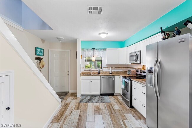 Foto del edificio - 9619 Eaton Gardens Ln