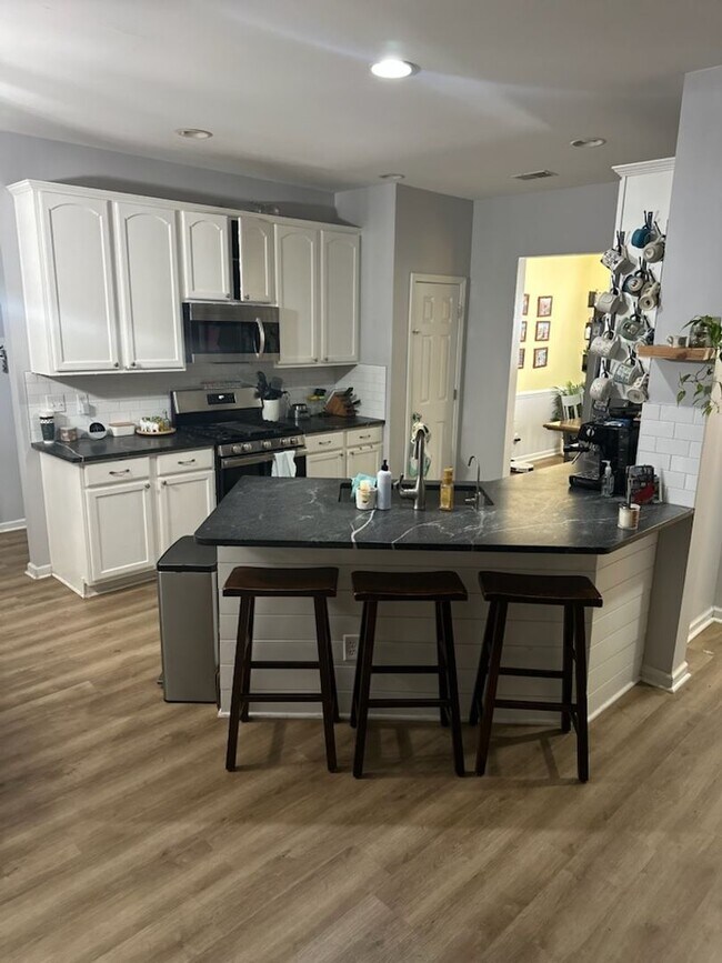 Foto del edificio - Must See Exceptional 6-Bedroom Home in Tanner Plantation