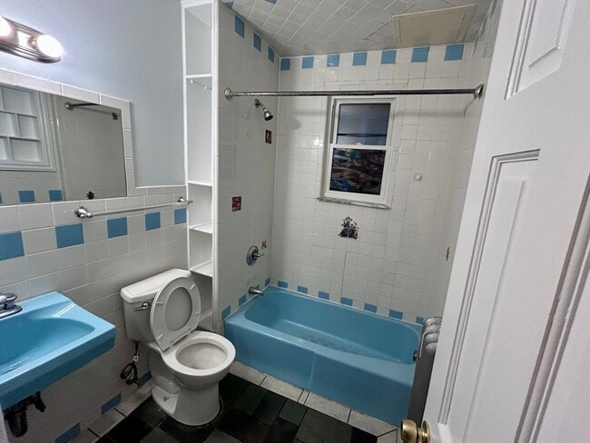 Building Photo - 361 Adams St