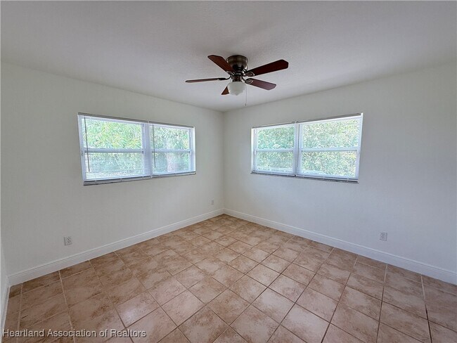 Building Photo - 944 Galaxy Ave