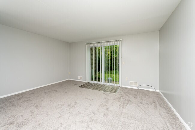 2 habitaciones, 1,5 baños - 1000 pies cuadrados - Comedor/Sala de estar - North Shore Townhomes