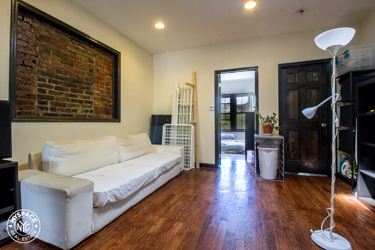 Foto principal - 354 Vernon Ave