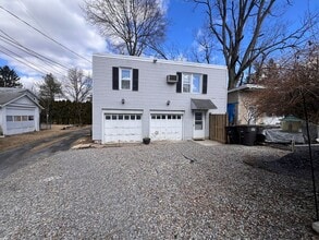 Building Photo - 2037 Custer St