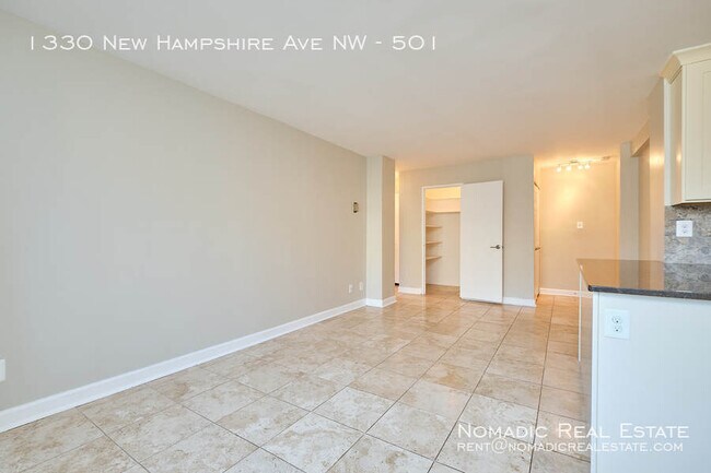 Building Photo - Modern 1-Bedroom unit in the Heart of Dupo...