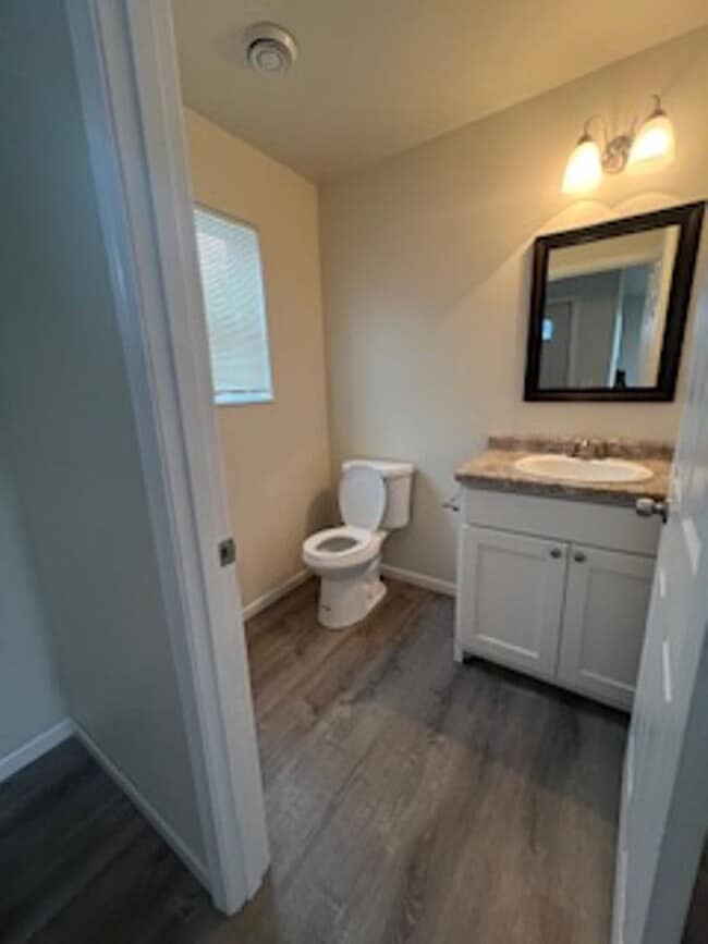 Building Photo - 3 Bedroom Duplex