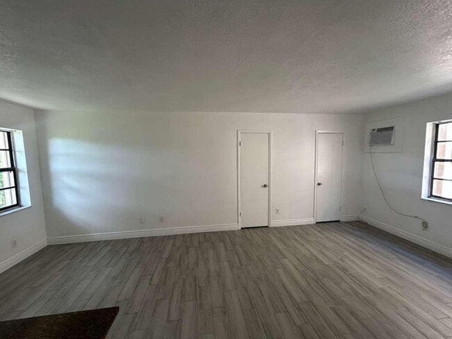 Foto del edificio - 1081 SE Monterey Rd