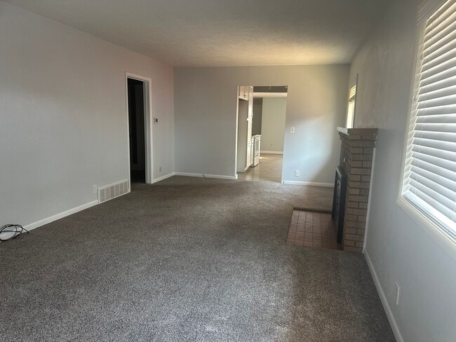 Building Photo - 919 N Eldorado Ave