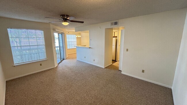 Foto del edificio - 1BR/1BA Tradewinds Condo with Lake Views!